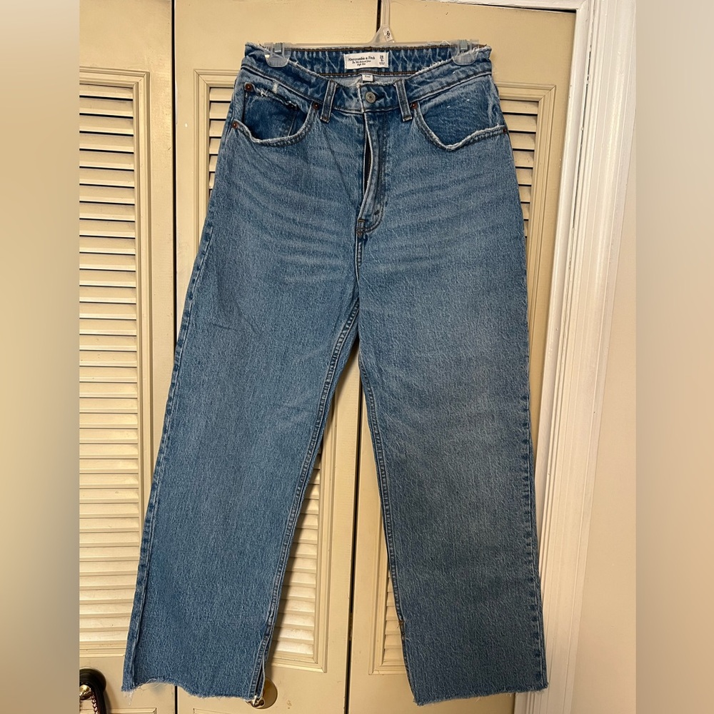 Abercrombie & Fitch - Curve Love- The 90's Relaxed High Rise Jeans